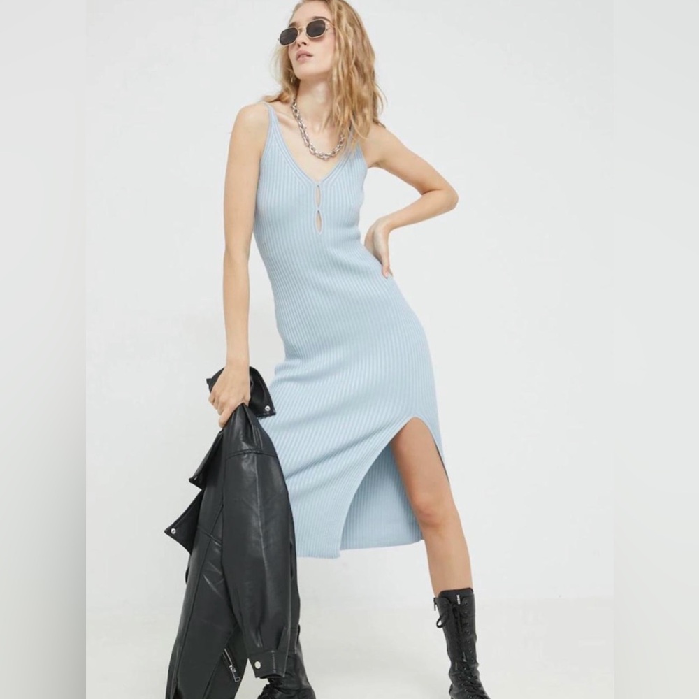 NWT Abercrombie Ribbed V-Neck Sleeveless Maxi Dress in Light Gray